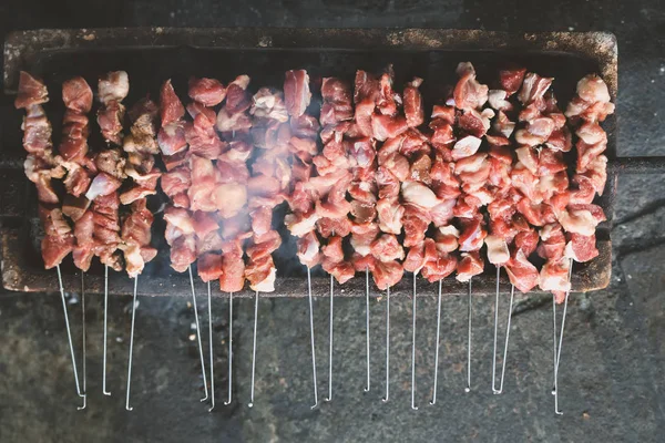 Carne Churrasco Fumada Espetos Grelhando Braseiro — Fotografia de Stock