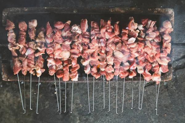 Carne Churrasco Fumada Espetos Grelhando Braseiro — Fotografia de Stock