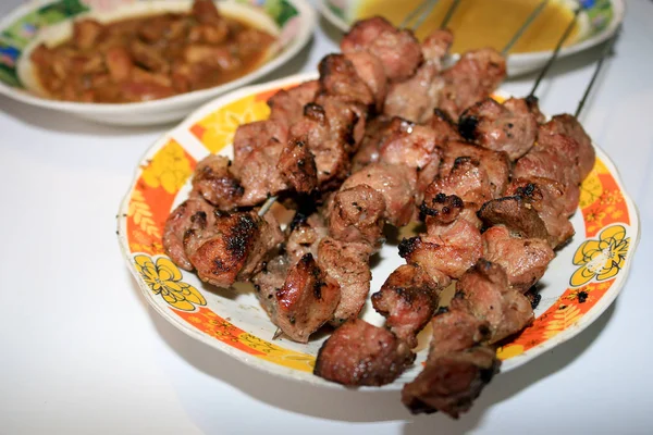 Аппетитные Тарелки Мяса Барбекю Шашлыках Рагу — стоковое фото