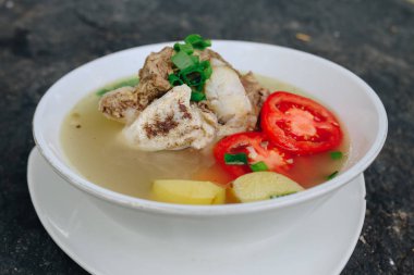 Sebzeli ve etli lezzetli çorba.