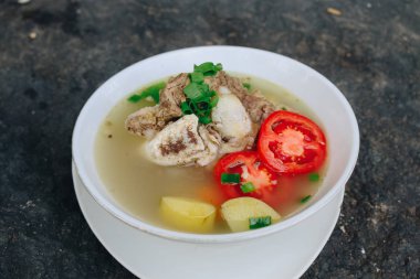 Sebzeli ve etli lezzetli çorba.