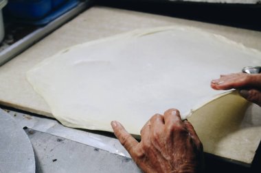 Lezzetli ev yapımı Asyalı pastaları yakından çek.