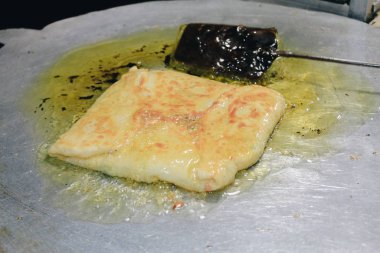  Lezzetli kareli yağlı ıspanaklı turta.