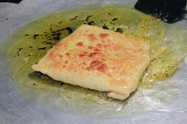  Lezzetli kareli yağlı ıspanaklı turta.