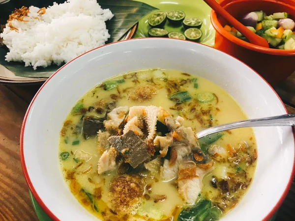 Sup Pedas Dengan Makanan Laut Dan Sayuran — Stok Foto