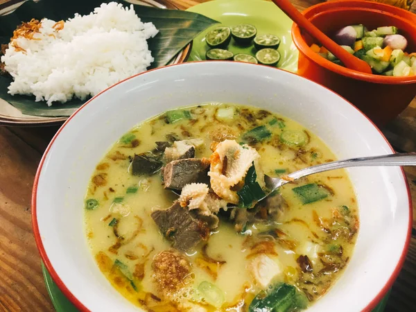 Sup Pedas Dengan Makanan Laut Dan Sayuran — Stok Foto