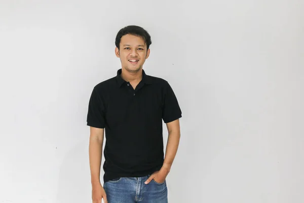 Guapo Asiático Joven Hombre Negro Camiseta —  Fotos de Stock