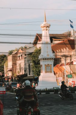 Günbatımı geçmişine sahip Tugu Jogja, ya da Tugu Pal olarak bilinen Yogyakarta 'nın Iconic Landmark' ı - Yogyakarta, Endonezya - 25 Şubat 2020