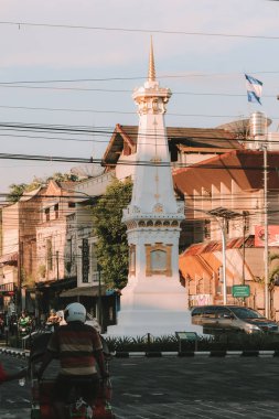 Günbatımı geçmişine sahip Tugu Jogja, ya da Tugu Pal olarak bilinen Yogyakarta 'nın Iconic Landmark' ı - Yogyakarta, Endonezya - 25 Şubat 2020