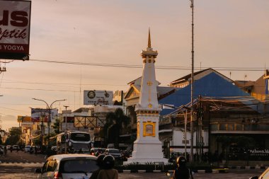 Günbatımı geçmişine sahip Tugu Jogja, ya da Tugu Pal olarak bilinen Yogyakarta 'nın Iconic Landmark' ı - Yogyakarta, Endonezya - 25 Şubat 2020