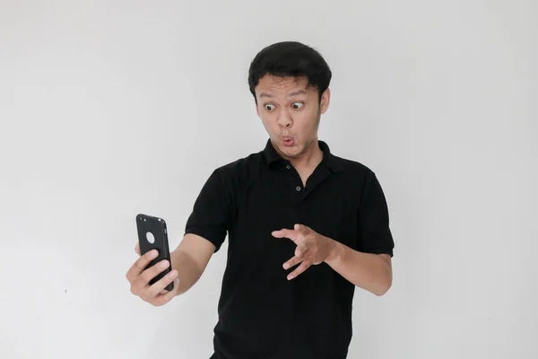 Młody Azji Człowiek Czarny Shirt — Zdjęcie stockowe