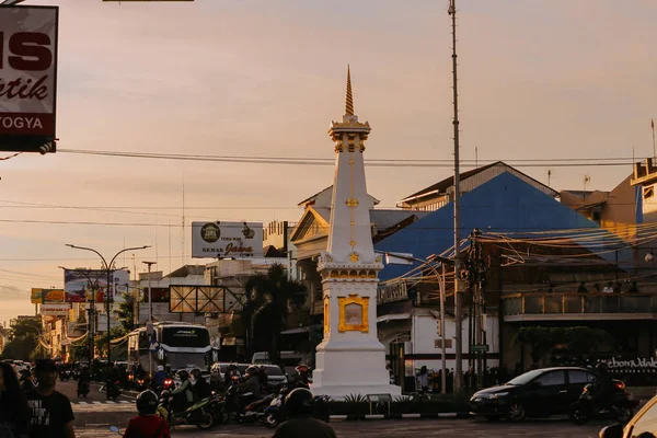 Günbatımı Geçmişine Sahip Tugu Jogja Tugu Pal Olarak Bilinen Yogyakarta — Stok fotoğraf