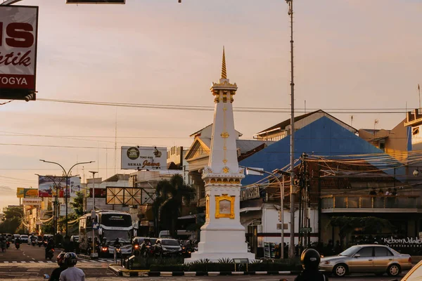 Günbatımı Geçmişine Sahip Tugu Jogja Tugu Pal Olarak Bilinen Yogyakarta — Stok fotoğraf