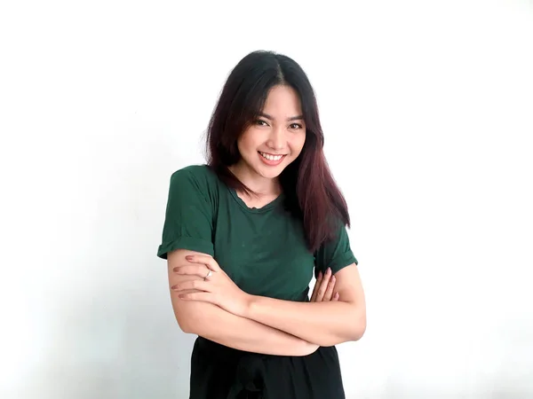 穿着绿色T恤的可爱的亚洲女孩 — 图库照片