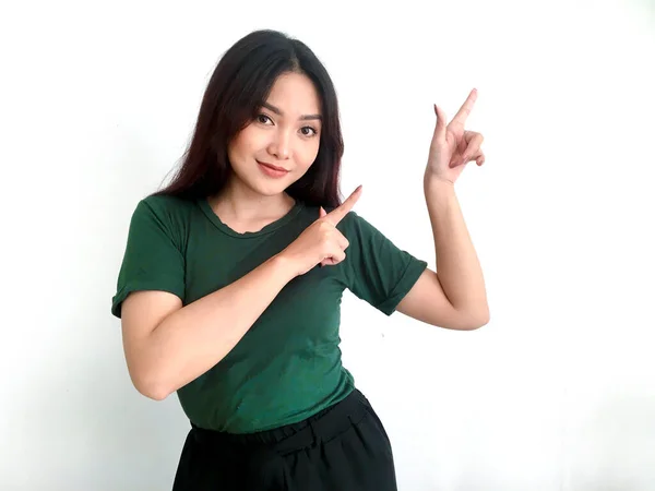 Usmívající Asijské Dívka Greent Shirt — Stock fotografie