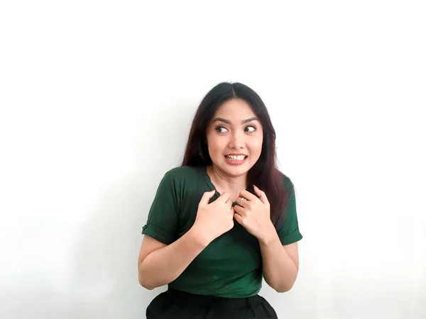 Effrayé Asiatique Fille Dans Greent Shirt — Photo