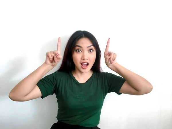 Schreeuwen Aziatisch Meisje Greent Shirt — Stockfoto