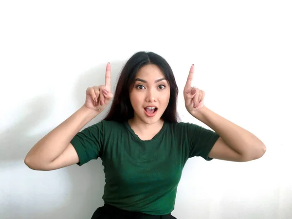 Gritando Ásia Menina Greent Shirt — Fotografia de Stock