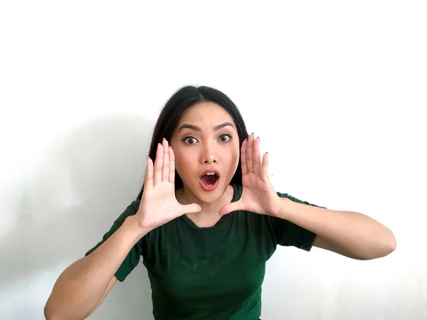 Schreeuwen Aziatisch Meisje Greent Shirt — Stockfoto