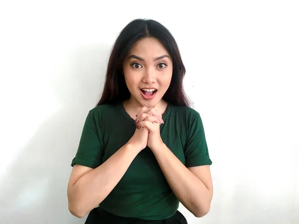 Emotioneel Aziatisch Meisje Greent Shirt — Stockfoto