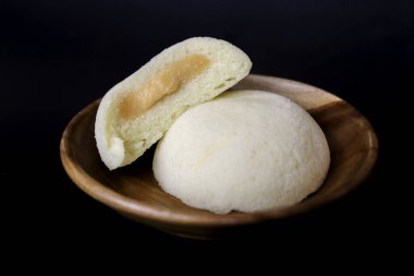 Bakpia Kukus Pastası ya da peynirli buğulanmış Bakpia Pastası. Yogyakarta 'dan geleneksel Endonezya-Çin yemekleri.