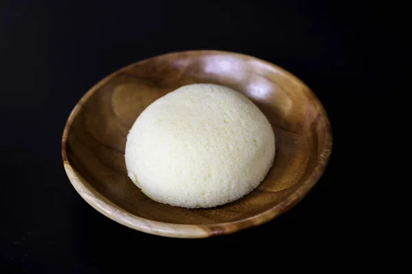 Bakpia Kukusケーキまたはチーズ風味の蒸しBakpiaケーキはバックグラウンドで隔離されています インドネシア 中国の伝統的な料理からヨガジャカルタ — ストック写真