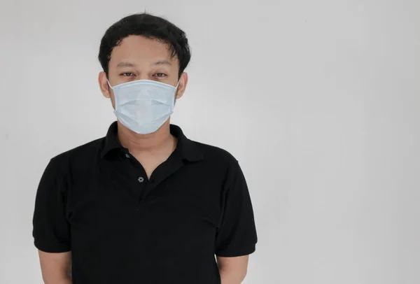 Asiatisk Man Med Mask Närbild — Stockfoto