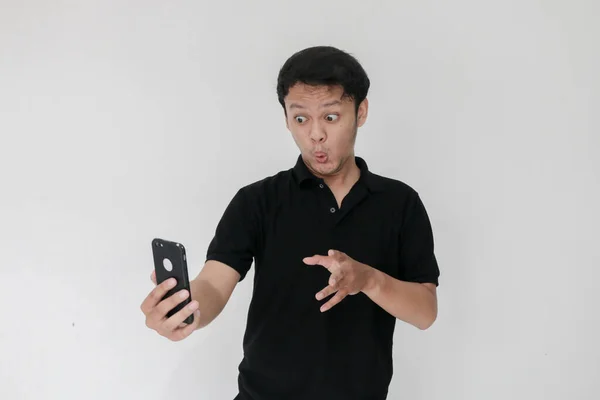 Giovane Asiatico Uomo Con Cellulare — Foto Stock