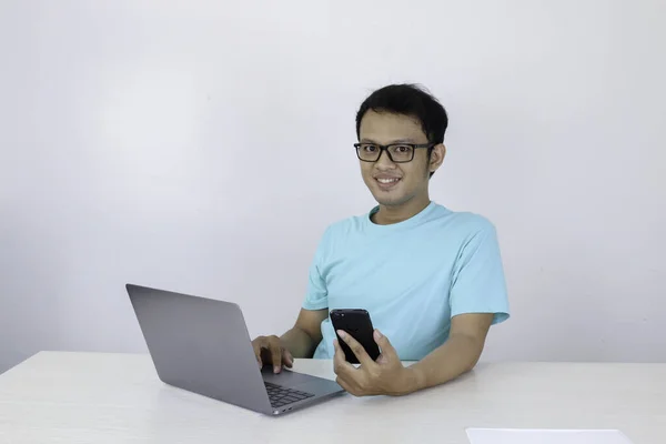 Smiling Working Asian Manager — Stock Photo, Image