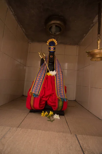 寺院の伝統的なタイの服 — ストック写真