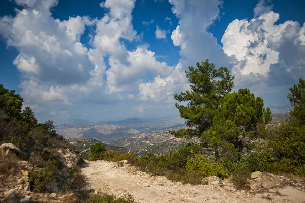 Szczyt Góry Daje Turystom Piękny Widok Góry Troodos Miejscowi Chłopi — Zdjęcie stockowe