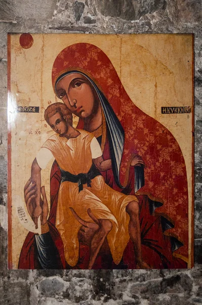 Manastır 13. yüzyılda Sinti Nehri 'nin Xeros Potamos Nehri' ne kesiştiği noktada ortaya çıktı. Kıbrıs Rum-Venedik mimari tarzının harika bir anıtı..      