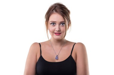 Suçlu genç sarışın kadın