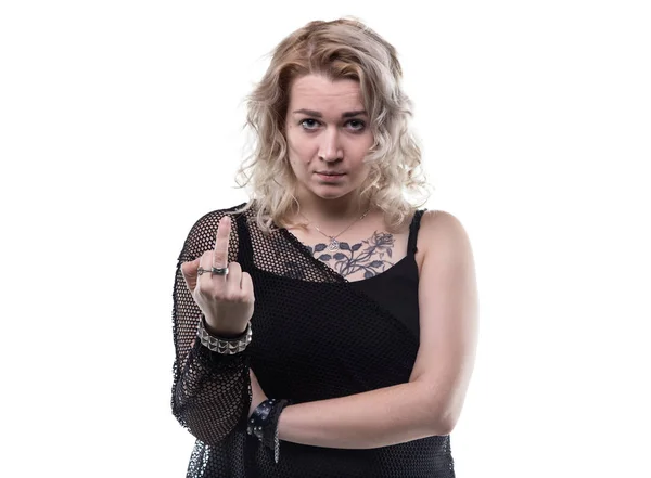 Невозмутимая женщина со средним пальцем — стоковое фото