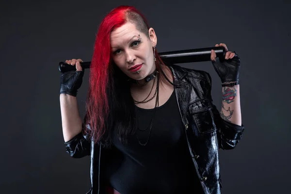 Punk woman with baseball bat — Stock Photo, Image