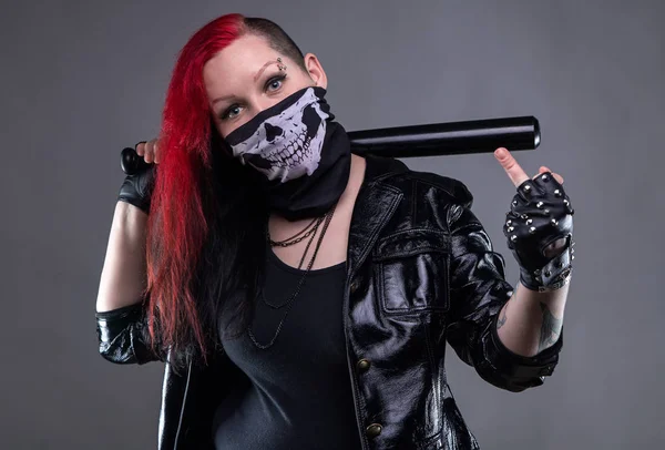 Provoking woman with bandana and baseball bat — Stock Photo, Image