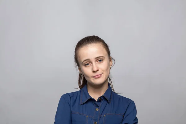 Retrato de mujer aburrida —  Fotos de Stock