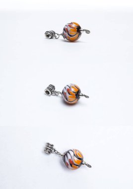 Çok renkli portakal boncuk cam