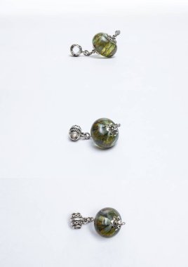 El yapımı cam çok renkli boncuklar