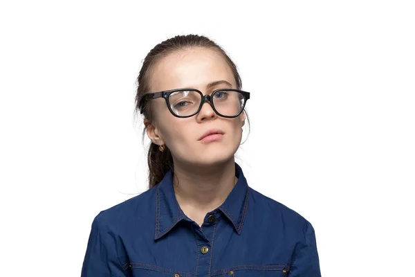 Mujer cansada en gafas —  Fotos de Stock