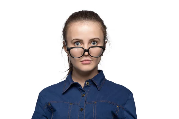 Surprised woman in glasses — Stock fotografie