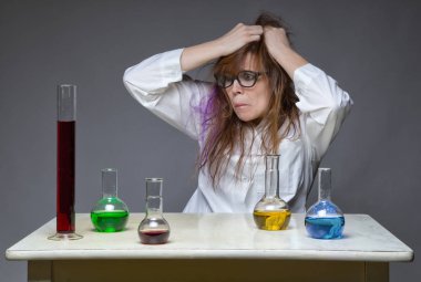 Suçlu shaggy bilim laboratuarında