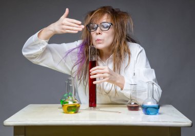 Dağınık bilim laboratuarında koklama