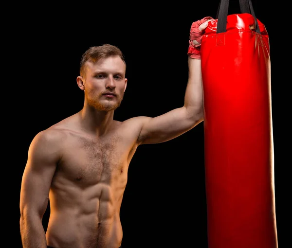 Boxare man med slagsäck — Stockfoto