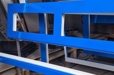 Toz boya metal mavi kapı