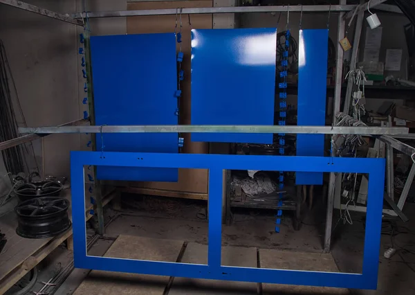 Toz boya ve metal parçalar kurutma