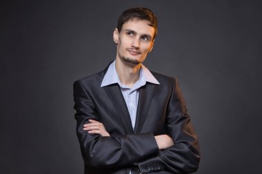 Düşünceli işadamı geçti silah ile