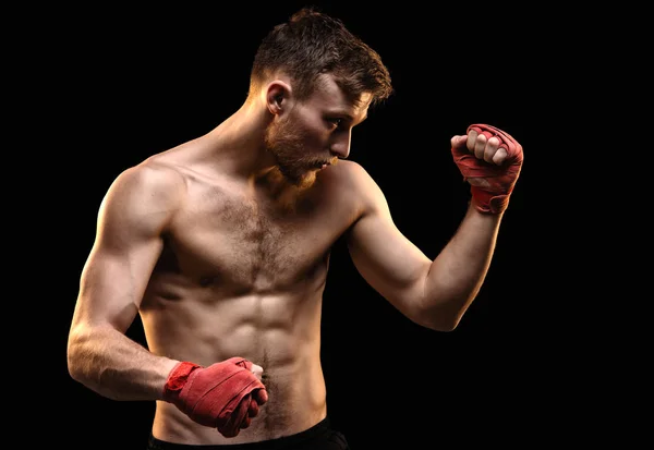 Skäggiga idrottsman med boxning bandage — Stockfoto