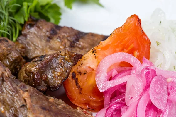 Barbekü sığır eti ve sebze