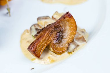 Fried Mantar krema sos ile